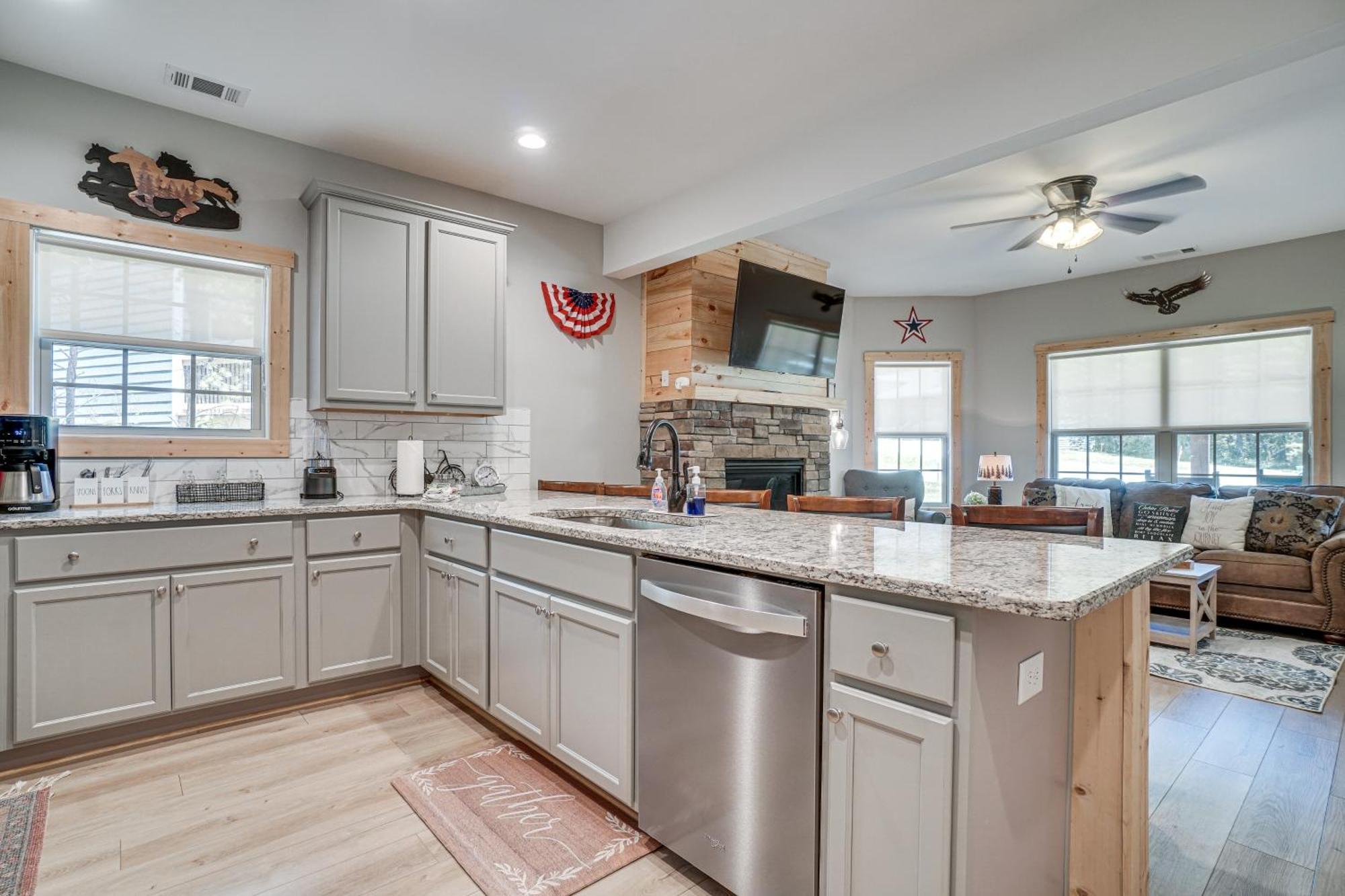 Stunning Helen Getaway With Hot Tub And Ev Charger! Villa Exterior foto